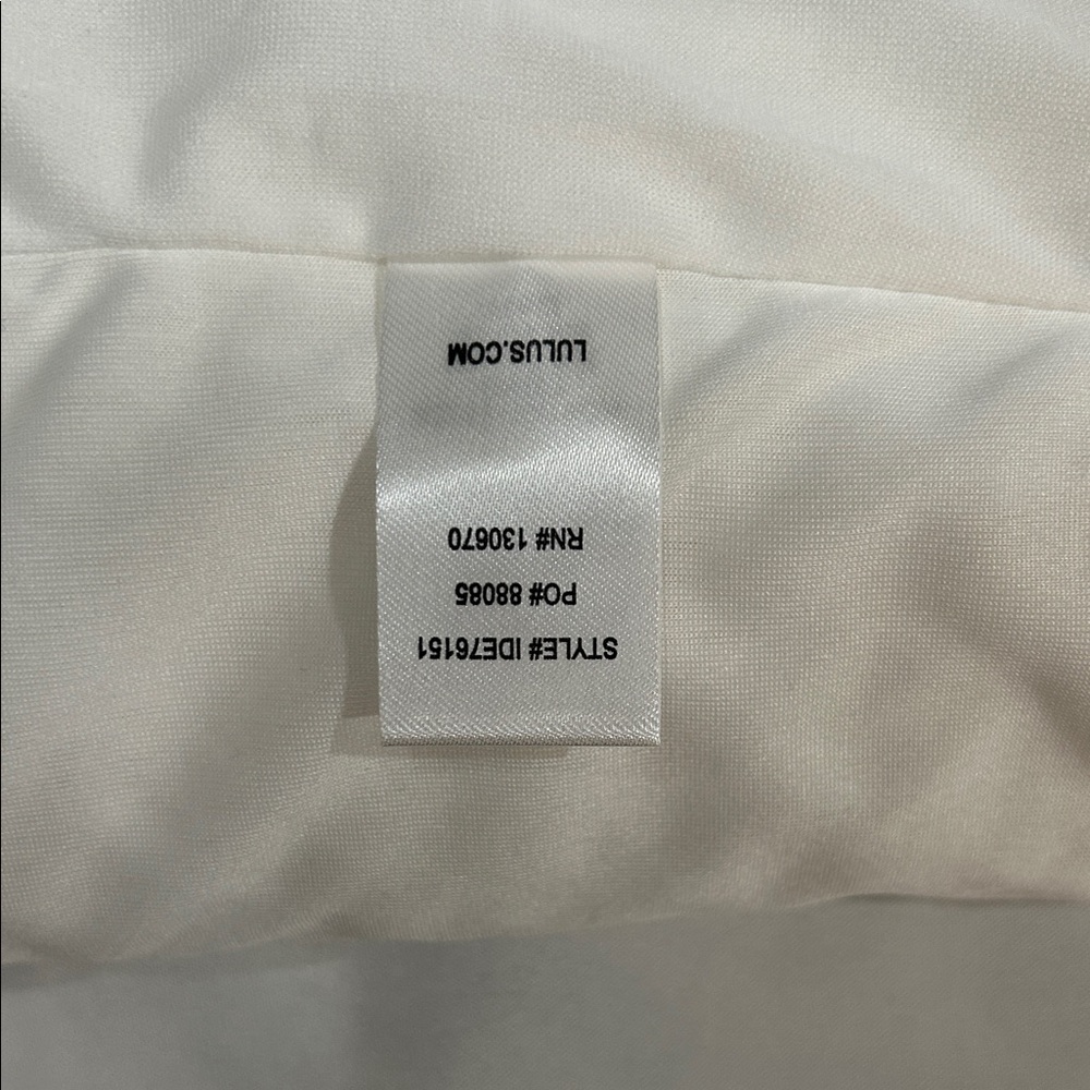 Lulu's. NWT Strapless White Lace Mermaid Gown - Picture 14 of 15